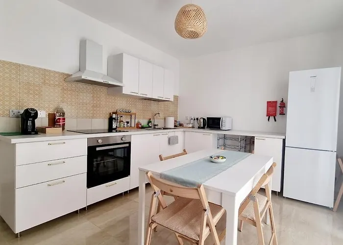 Lovely 2 Bed 3 Bath, Fully Equipped, Near Promenad * Gzira