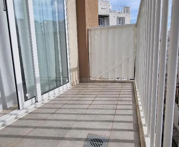 Lovely 2 Bed 3 Bath, Fully Equipped, Near Promenad Apartamento *