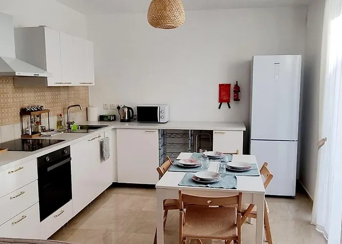 Lovely 2 Bed 3 Bath, Fully Equipped, Near Promenad Gzira